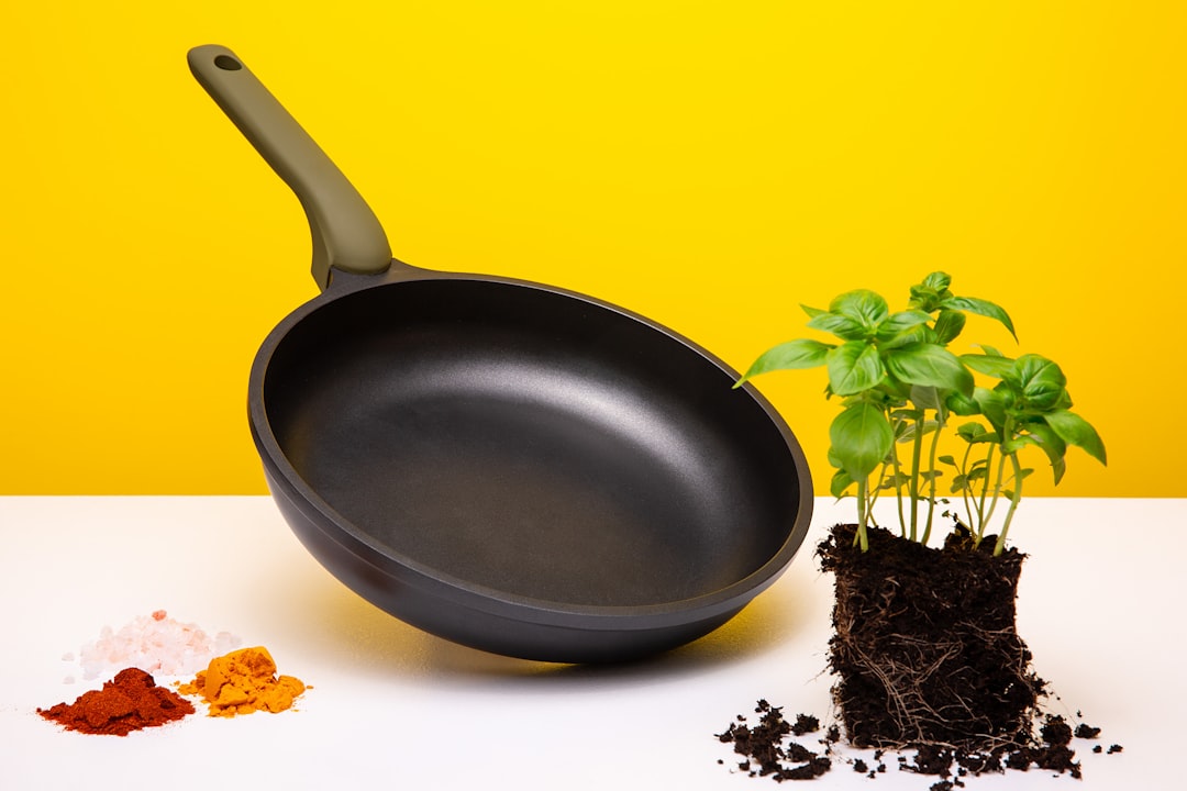 Best Non-Toxic Pots and Pans 2026: PFAS-Free Cookware Guide
